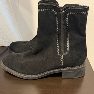 Clarks Black Sole Footwear